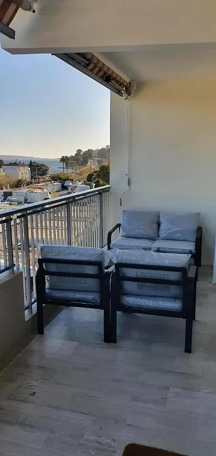 Charmant 2 Pieces Balcon Vue Mer Vallauris 0*,